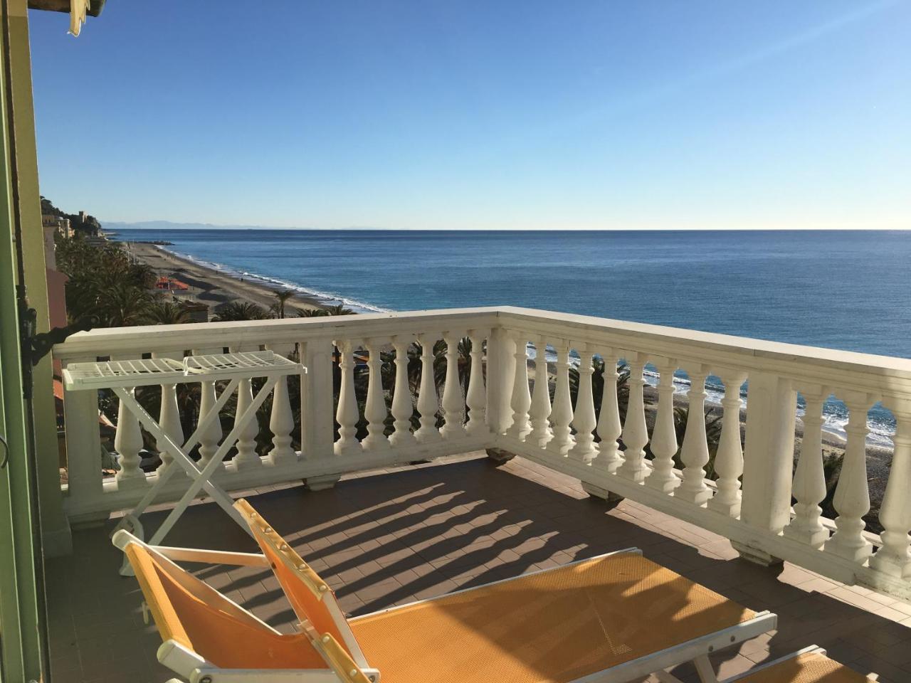 La Villetta Appartamenti Per Vacanze Finale Ligure Exterior photo